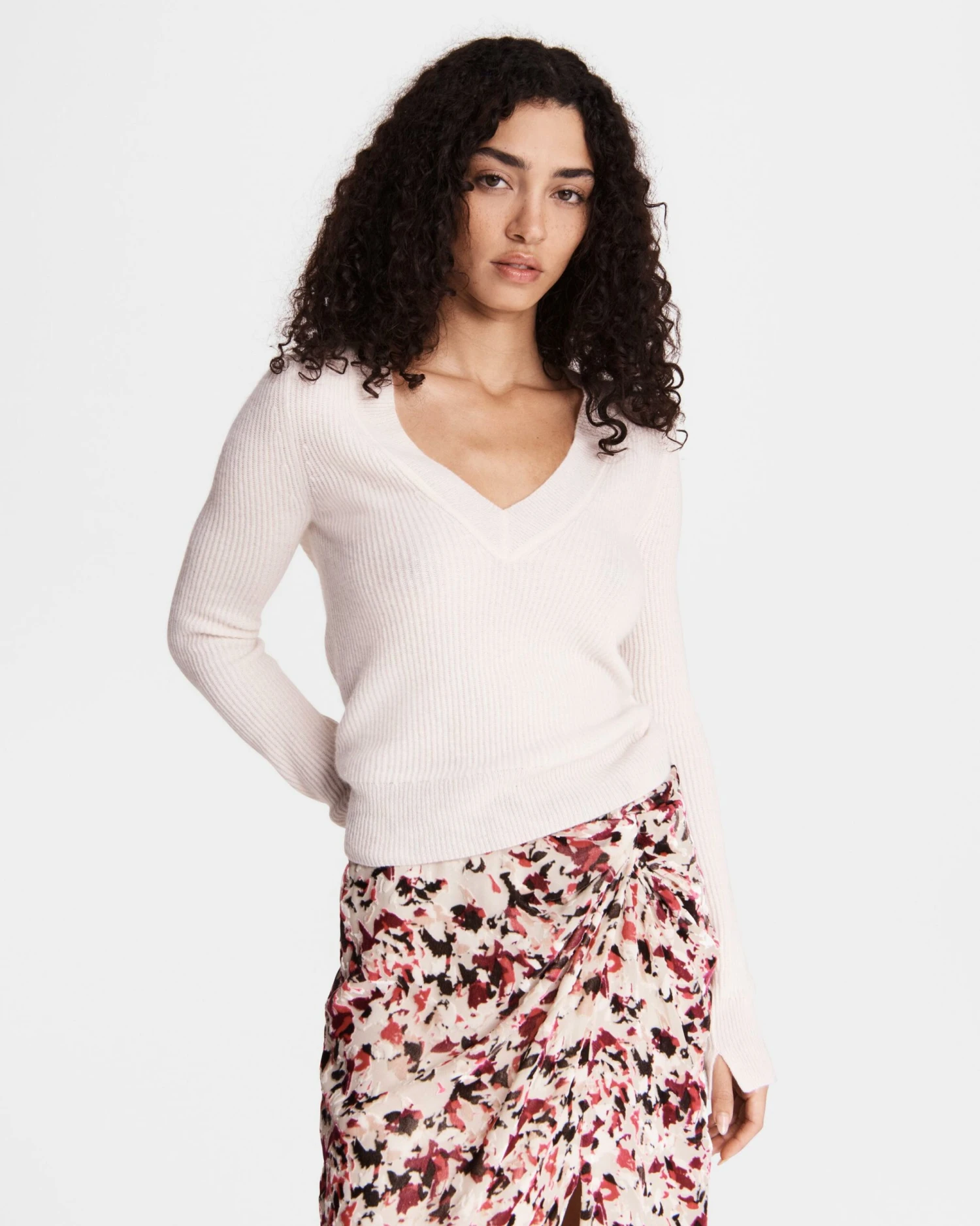 Pierce-Cashmere-V-Neck-Sweater-1.jpg-1.jpg Rag & Bone Pierce Cashmere V-neck Sweater For Sale Black -Rag Bone For Women Sales 2024 Pierce Cashmere V Neck Sweater 1.jpg 1 scaled